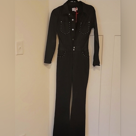 VBRT Brand new with tags Jumpsuit! So unique and stylish - Picture 2 of 7